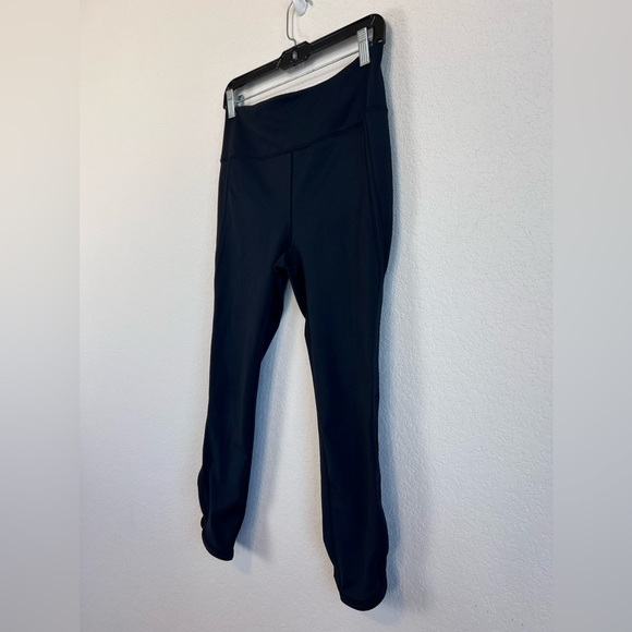 Free People Movement Infinity Crop Cutout Leggings in black Size Large - Picture 2 of 11